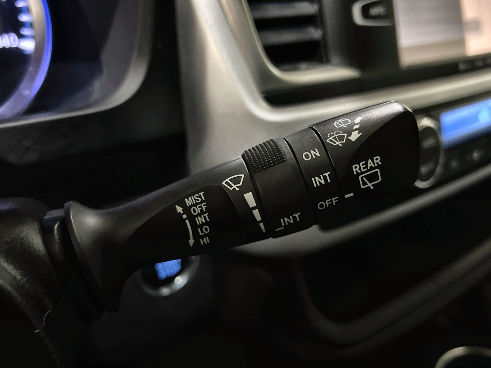 Used 2019 Toyota Highlander XLE AWD/4WD image 26