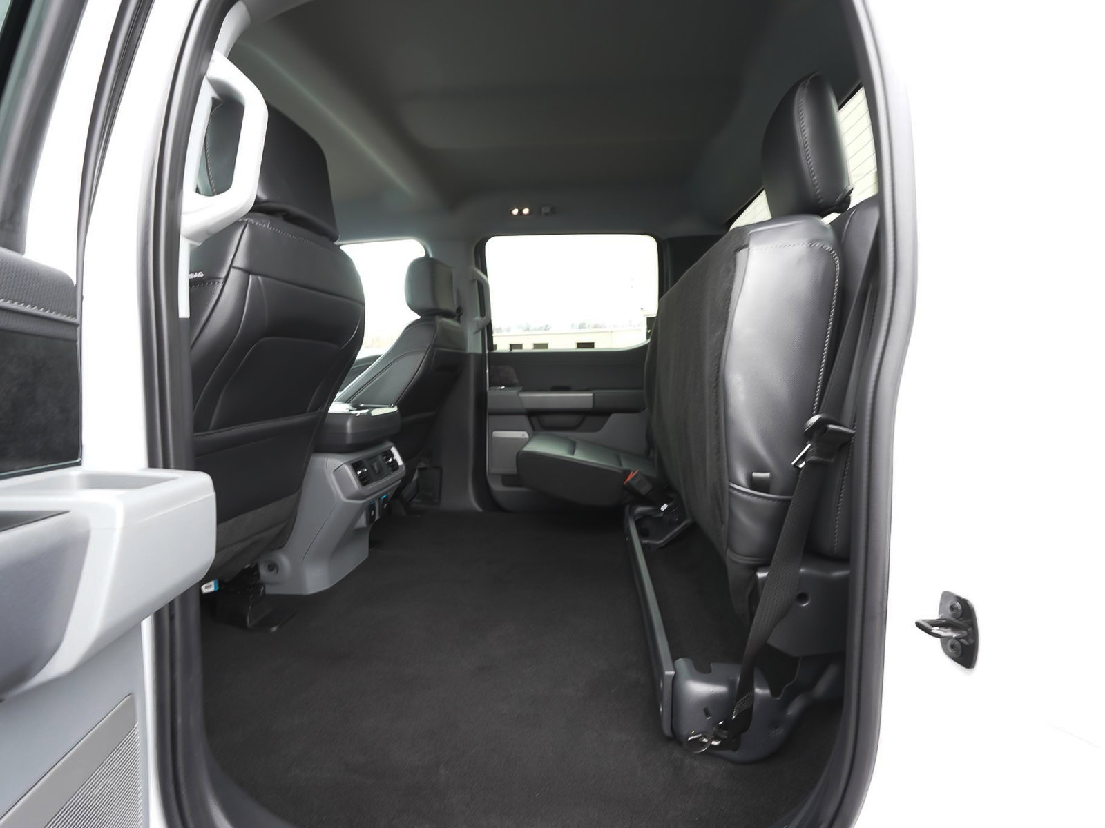 Used 2024 Ford F150 Lightning Flash w/ Max Trailer Tow Package image 32