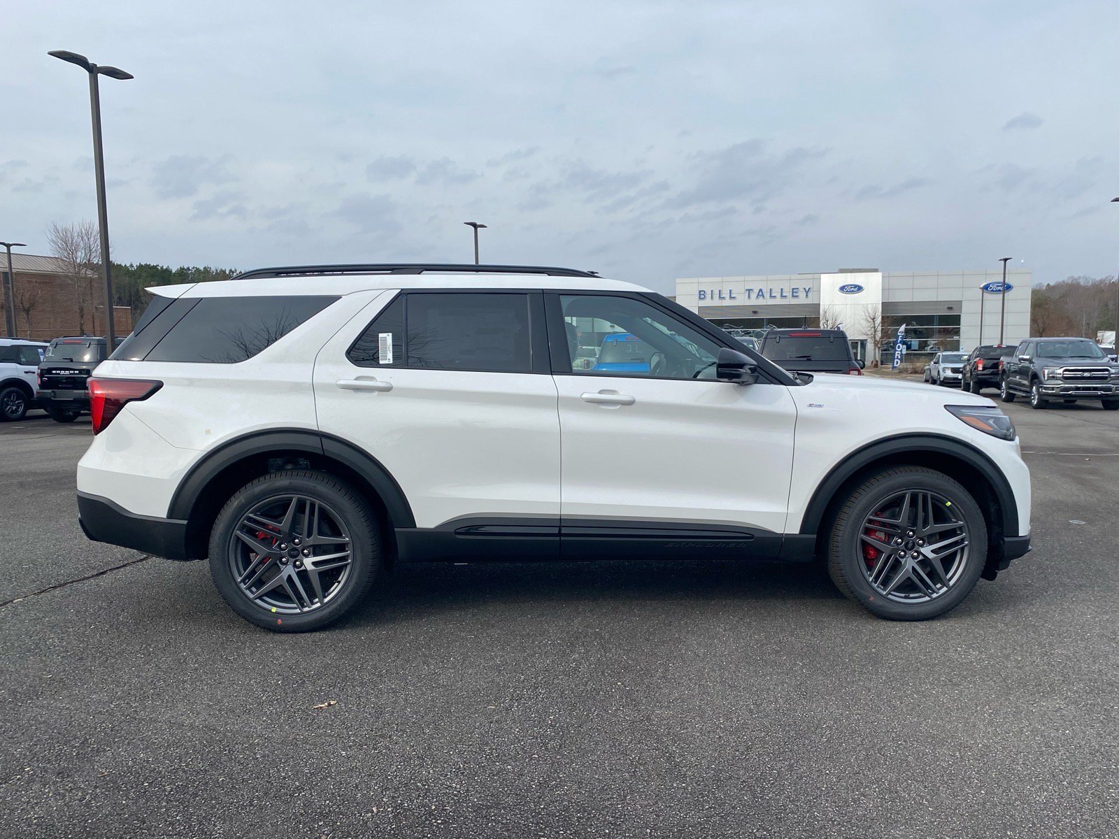 New 2026 Ford Explorer ST-Line w/ ST-Line Street Pack AWD/4WD image 3