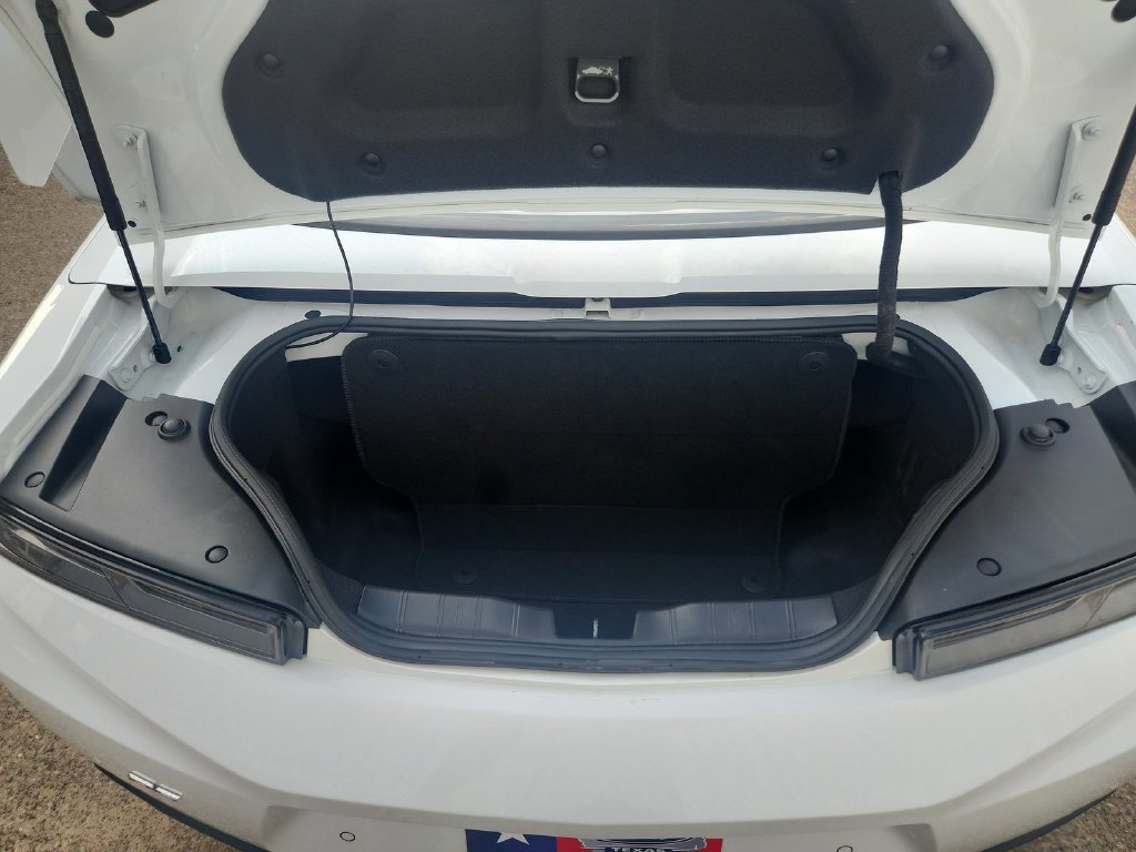 Used 2018 Chevrolet Camaro LT RWD image 28