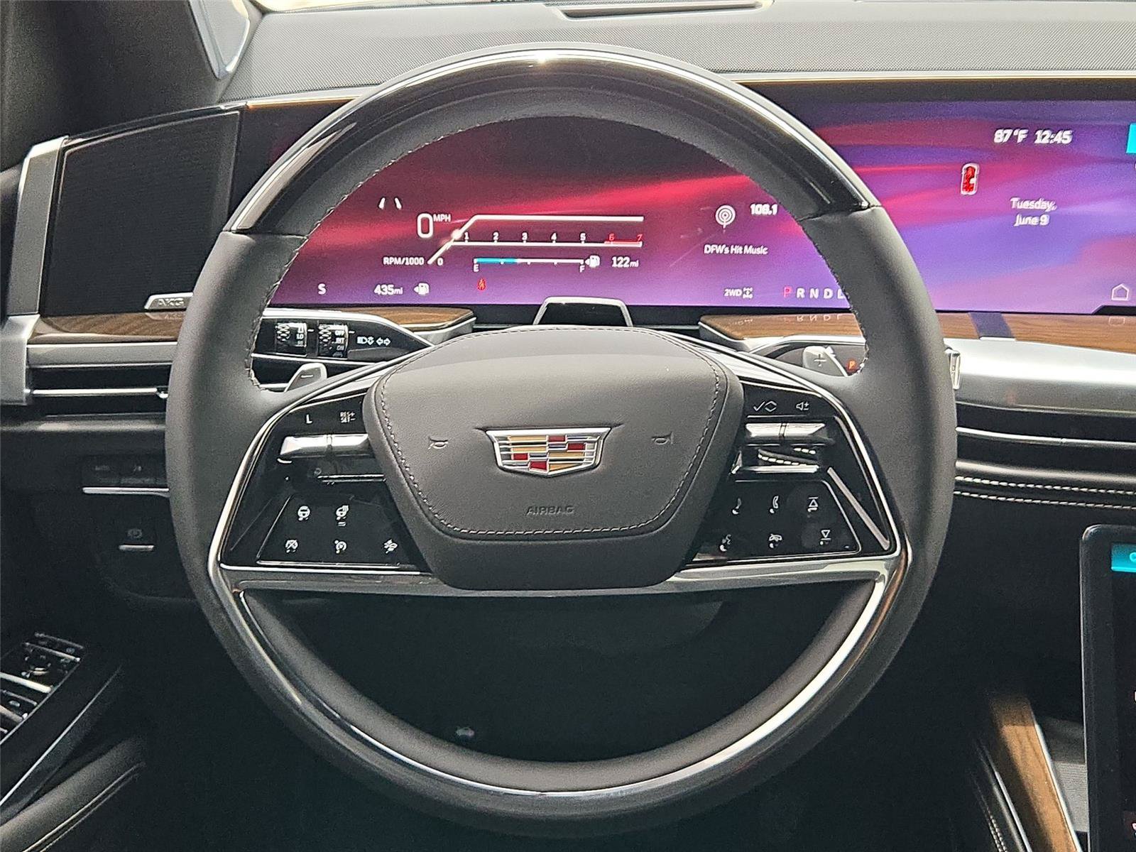 New 2026 Cadillac Escalade ESV Platinum Sport w/ LPO, ONYX Package AWD/4WD image 15