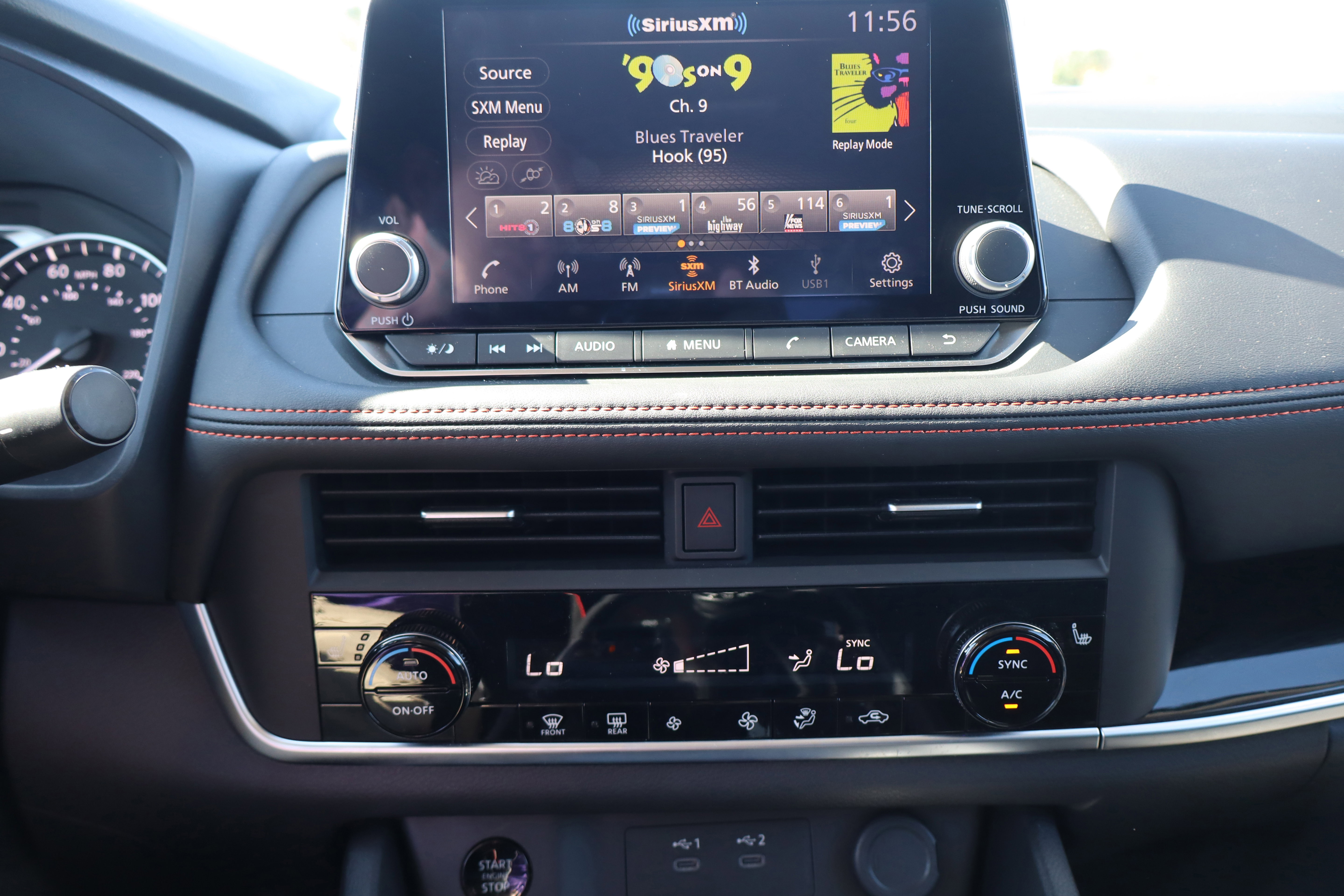 Used 2025 Nissan Rogue SV image 19