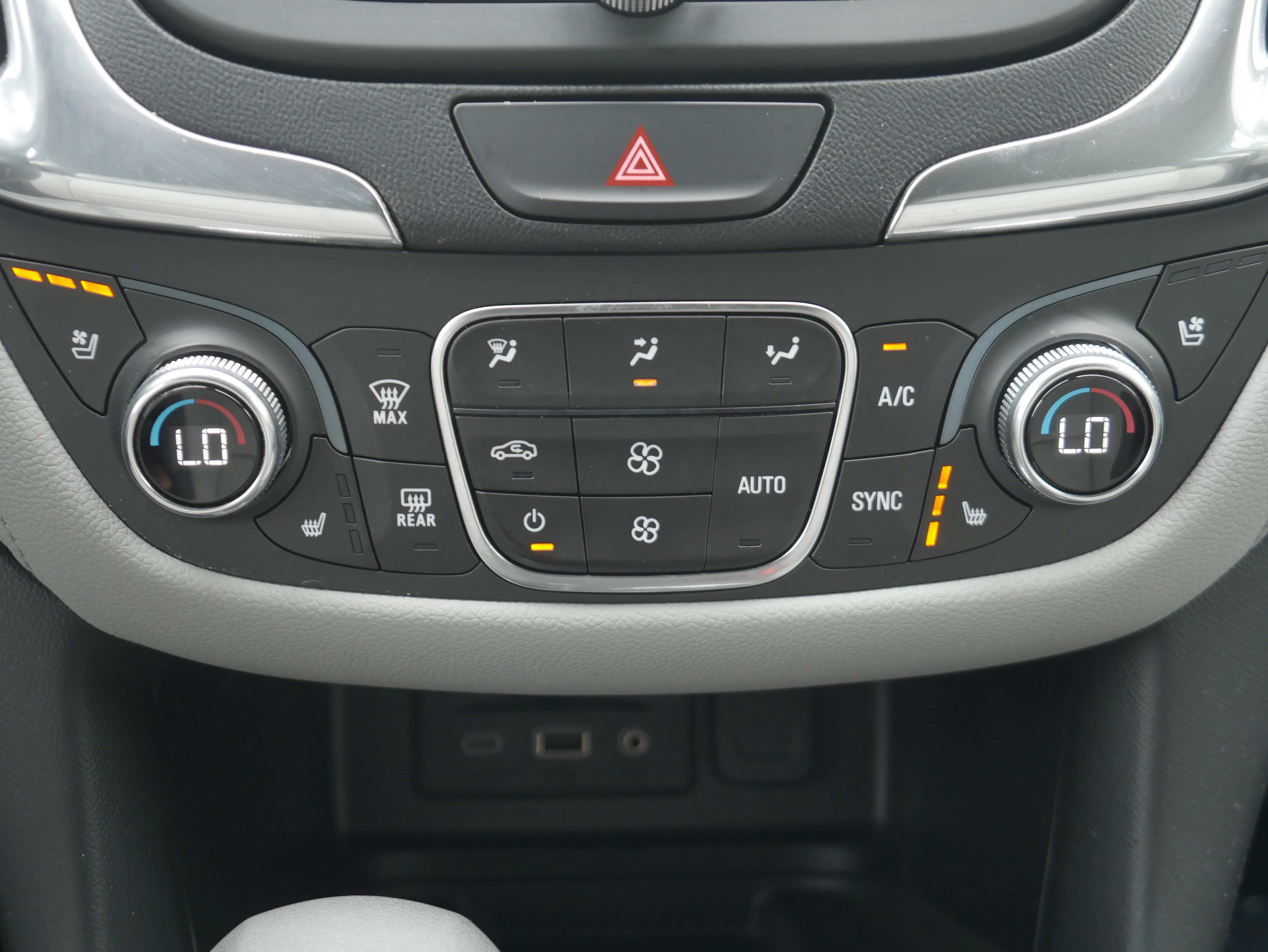 Certified 2020 Chevrolet Equinox Premier AWD/4WD image 20
