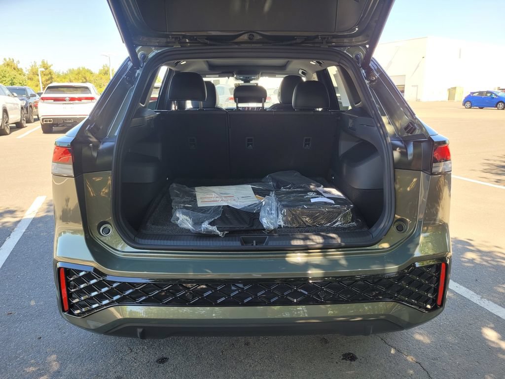 New 2026 Volkswagen Tiguan SE R-Line FWD image 27