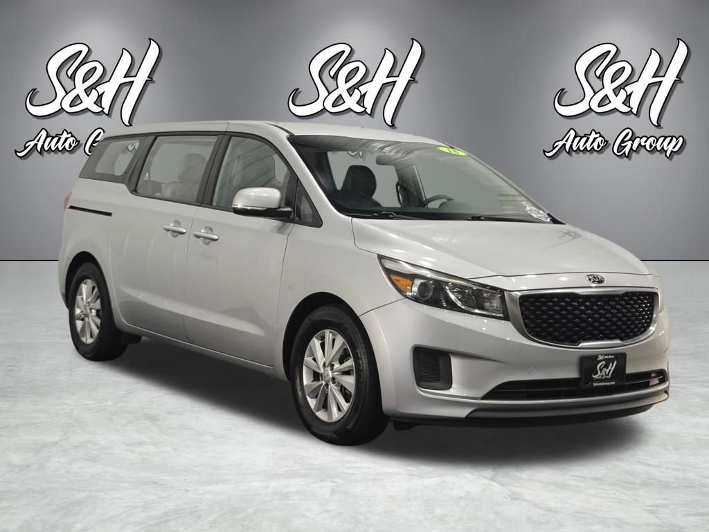 Used 2018 Kia Sedona L FWD image 2