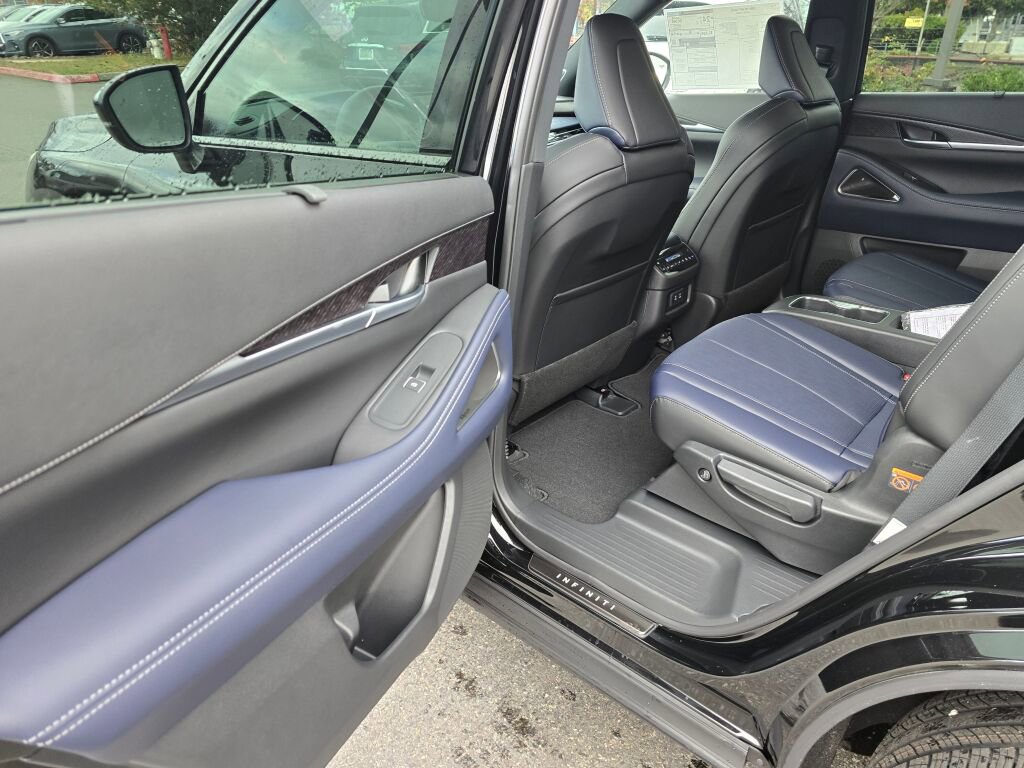 New 2026 INFINITI QX60 Sport image 15
