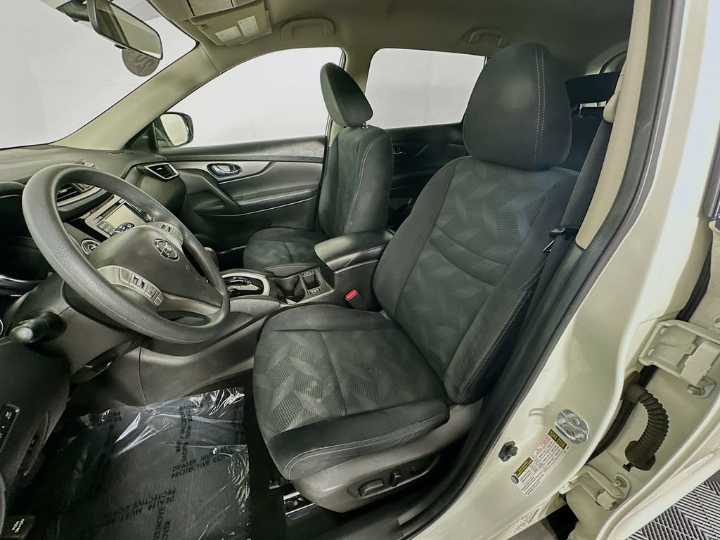 Used 2016 Nissan Rogue SV w/ SV Premium Package FWD image 29