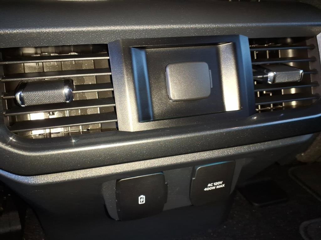 Used 2022 Ford F150 XLT w/ Equipment Group 302A High image 16