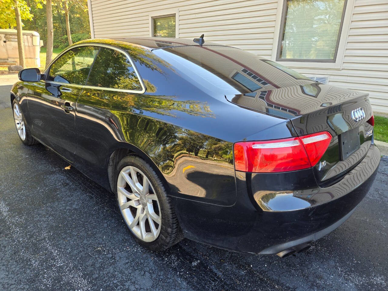 Used 2010 Audi A5 2.0T Premium w/ Bluetooth/Homelink Pkg image 5