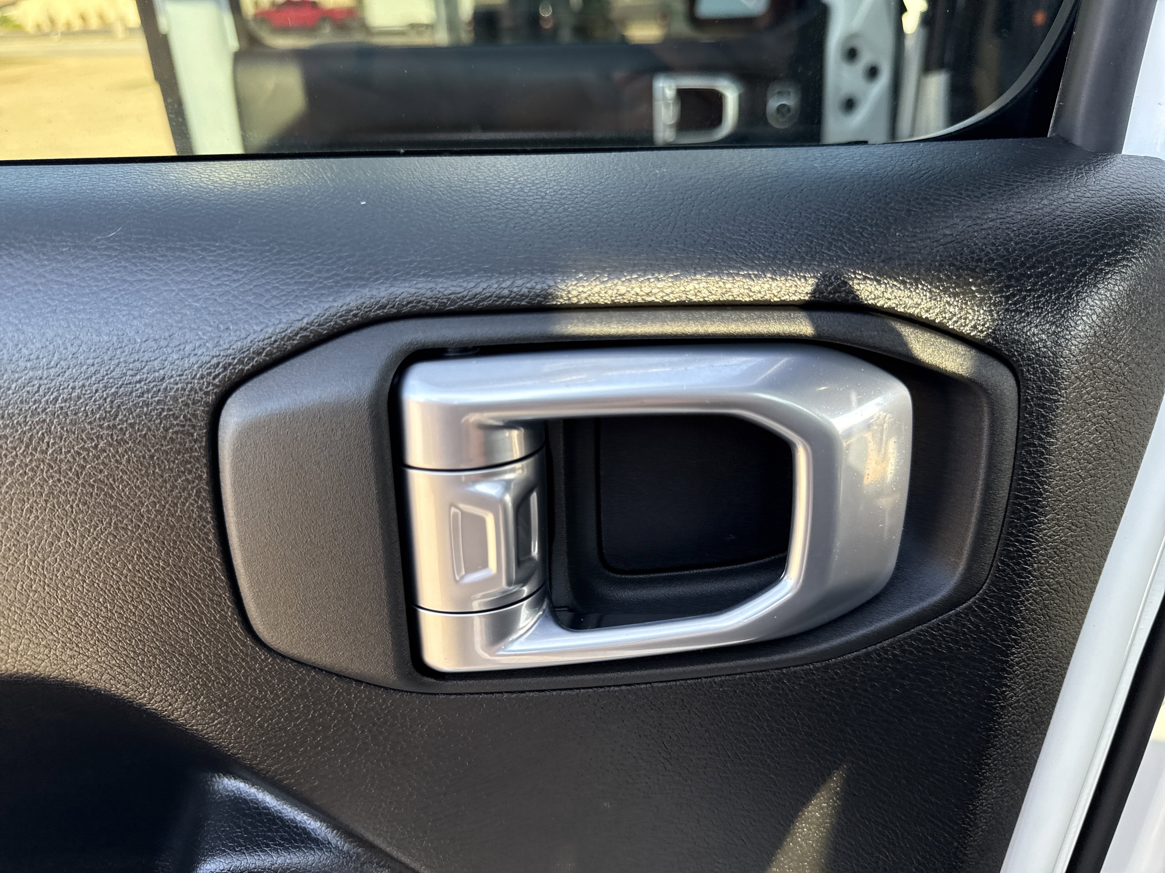 Used 2024 Jeep Gladiator Mojave w/ Safety Group image 29