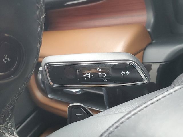 Certified 2023 Lincoln Aviator Reserve w/ Equipment Group 201A image 18