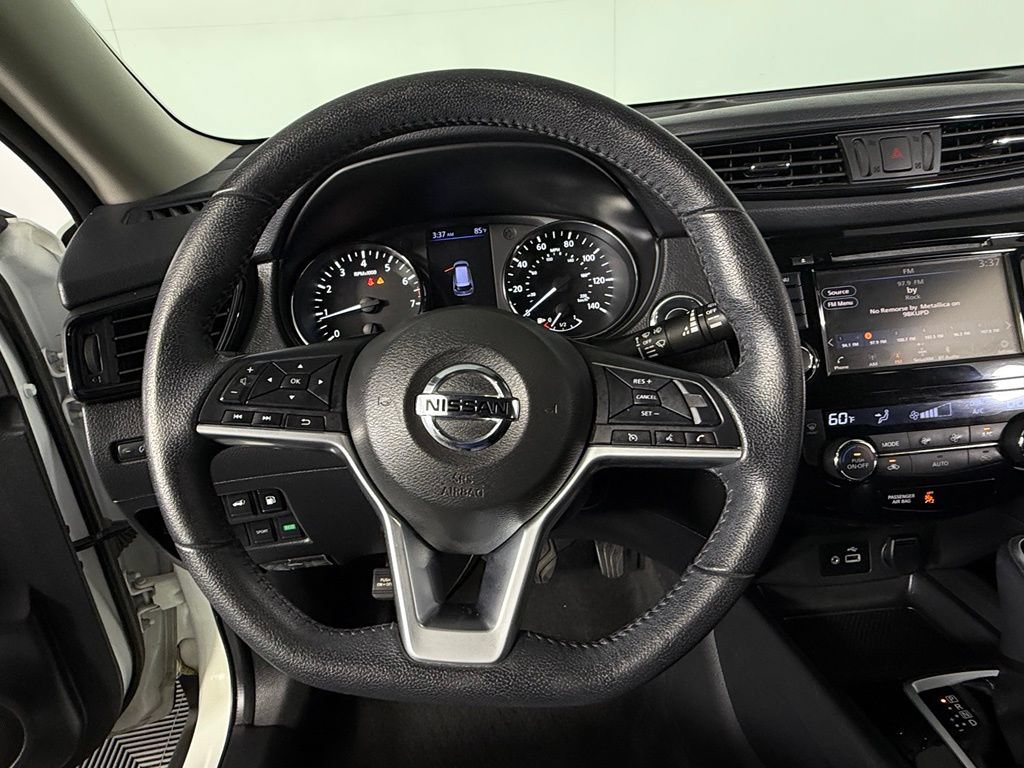 Used 2020 Nissan Rogue SV FWD image 13