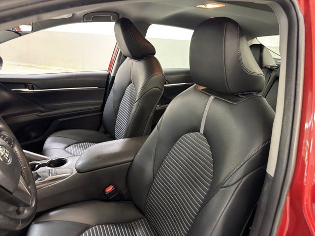 Used 2023 Toyota Camry SE FWD image 5