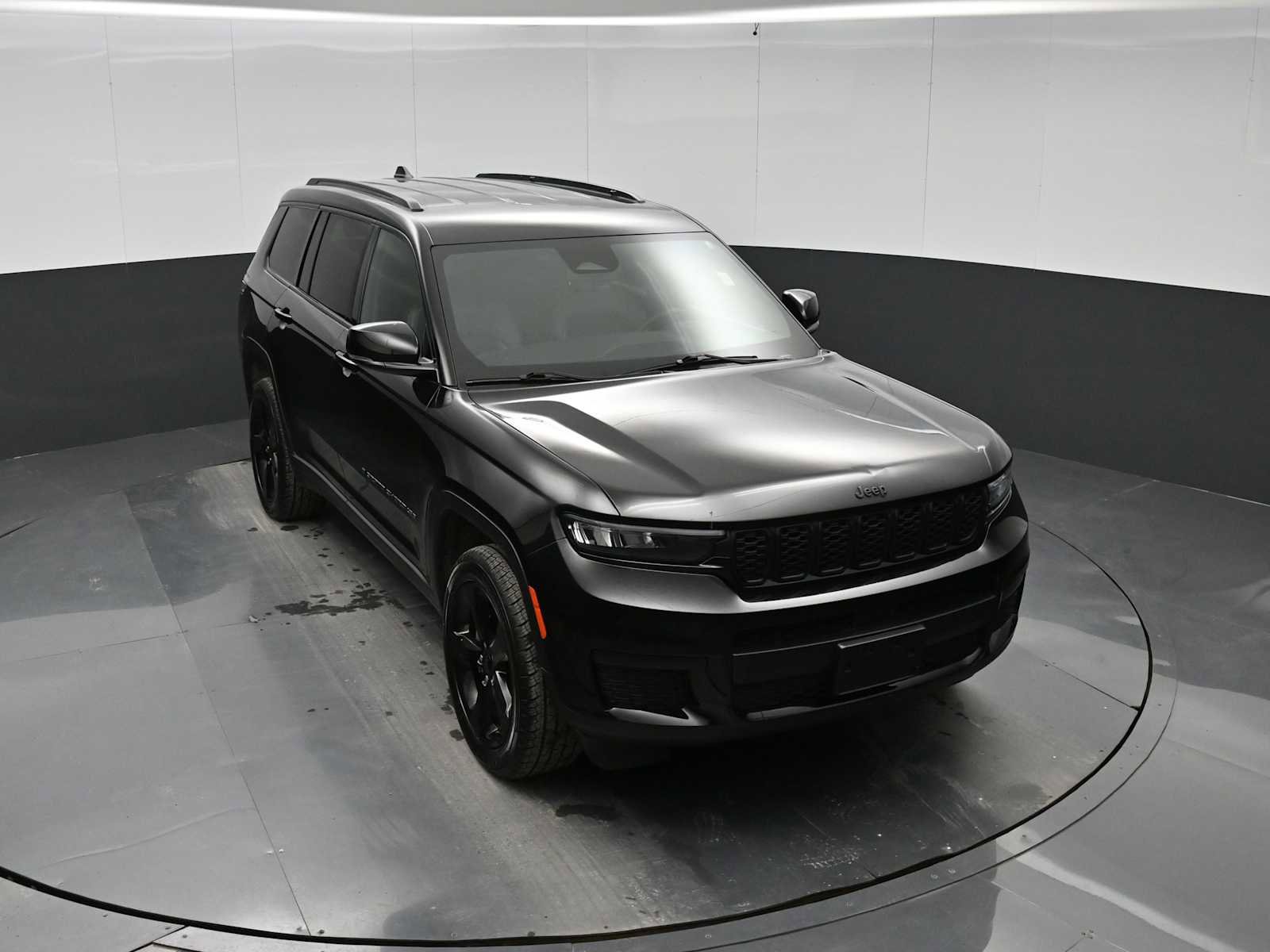 Used 2022 Jeep Grand Cherokee L Laredo AWD/4WD image 23