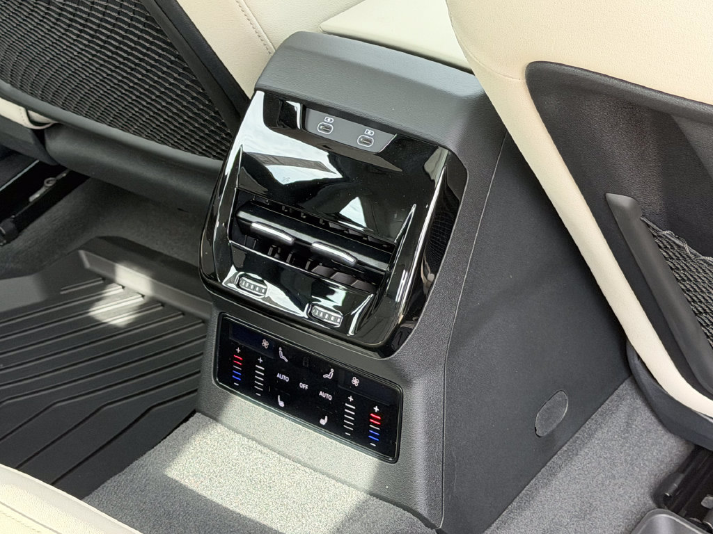 New 2026 Audi A6 Premium Plus AWD/4WD image 13