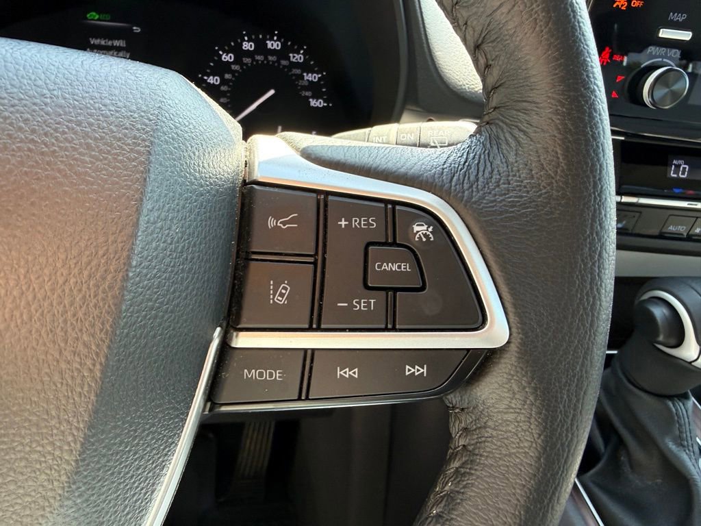 Certified 2023 Toyota Sienna XLE AWD/4WD image 31