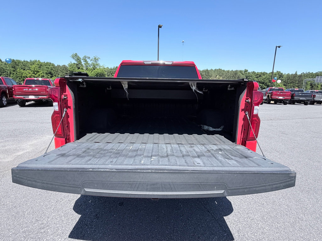 Used 2021 Chevrolet Silverado 1500 Custom Trail Boss w/ LPO, Dark Essentials Package AWD/4WD image 9