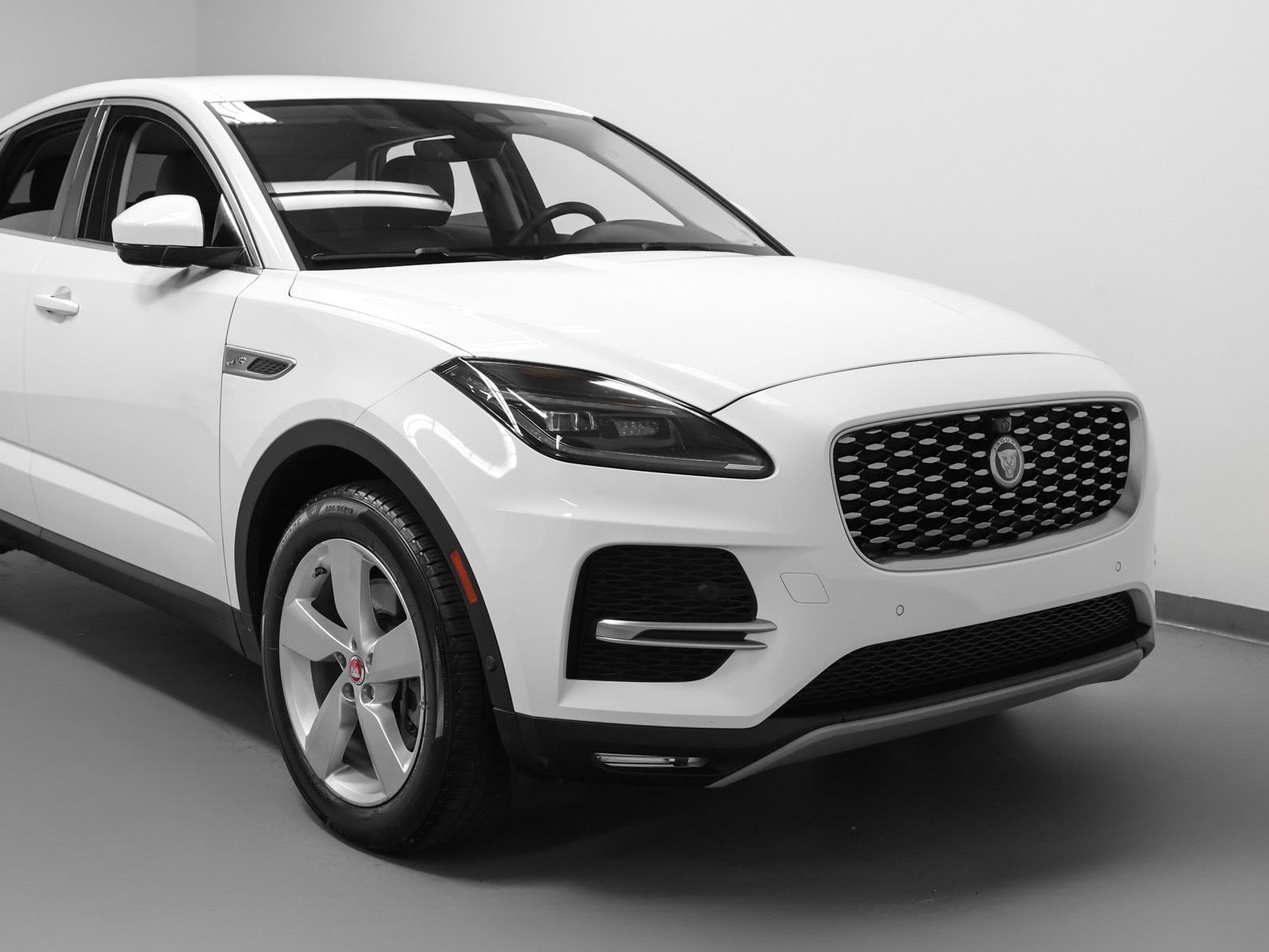 Used 2021 Jaguar E-PACE SE AWD/4WD image 9