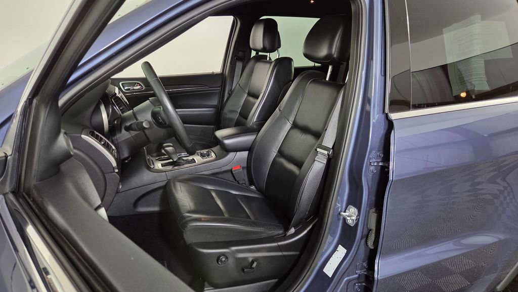 Used 2019 Jeep Grand Cherokee Limited w/ Trailer Tow Group IV AWD/4WD image 16
