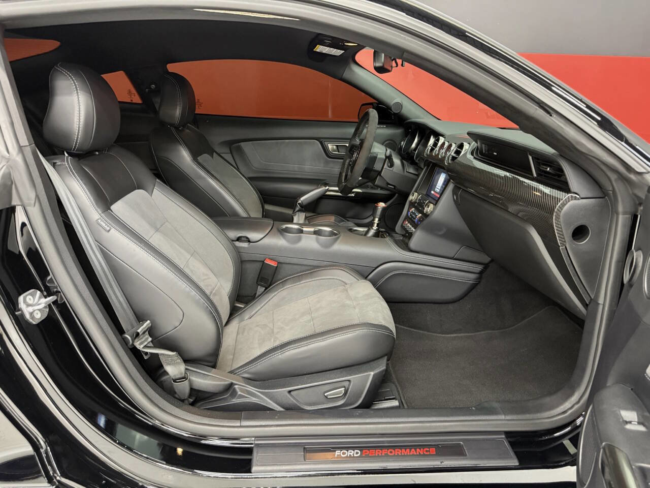 Used 2019 Ford Mustang Shelby GT350 w/ Technology Package image 39