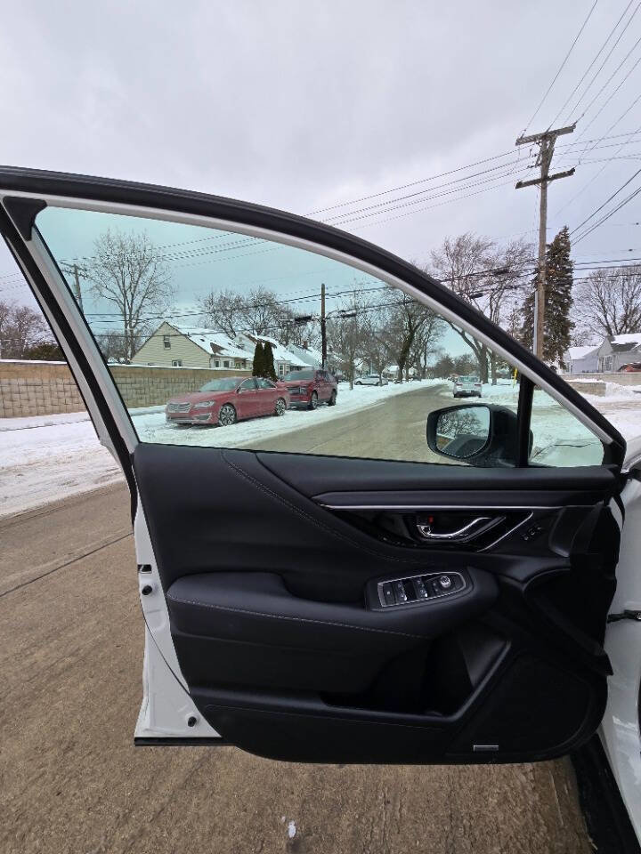 Used 2025 Subaru Outback Limited image 16