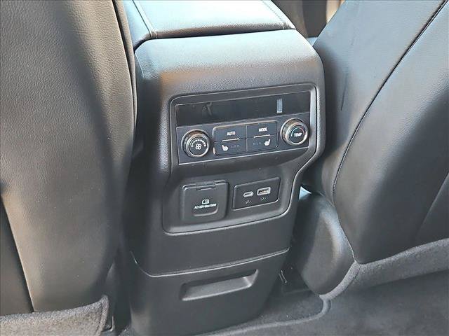 Used 2022 GMC Acadia Denali w/ Denali Ultimate Package FWD image 18