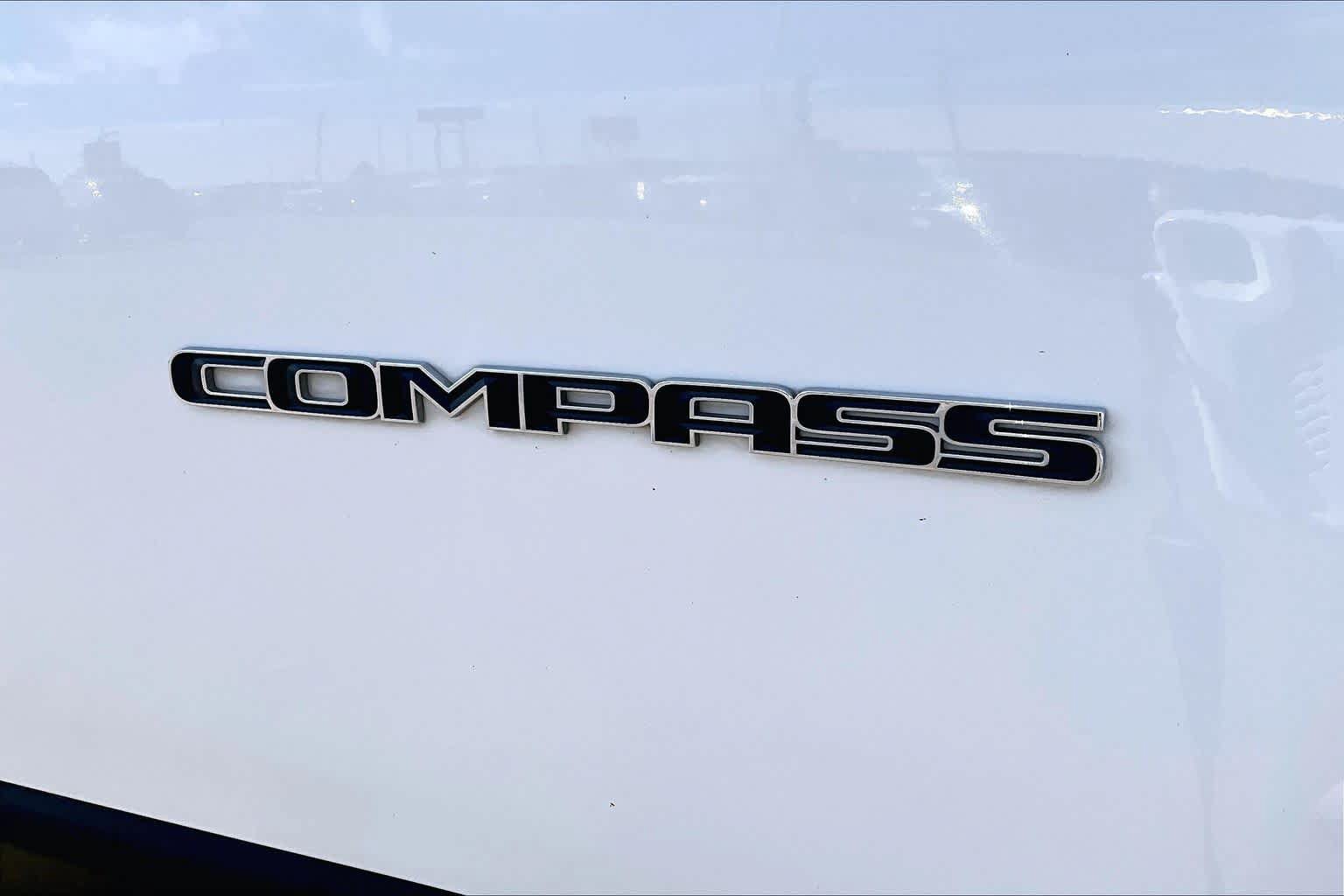 Used 2024 Jeep Compass Latitude AWD/4WD image 10