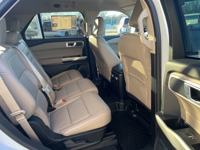 Used 2022 Ford Explorer XLT w/ Equipment Group 202A image 12