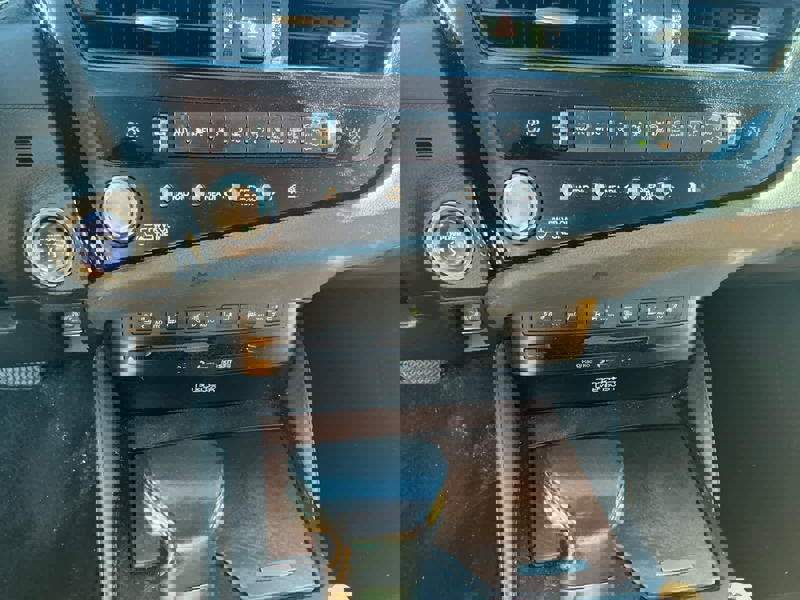 Used 2022 Lexus ES 300h w/ Luxury Package image 23