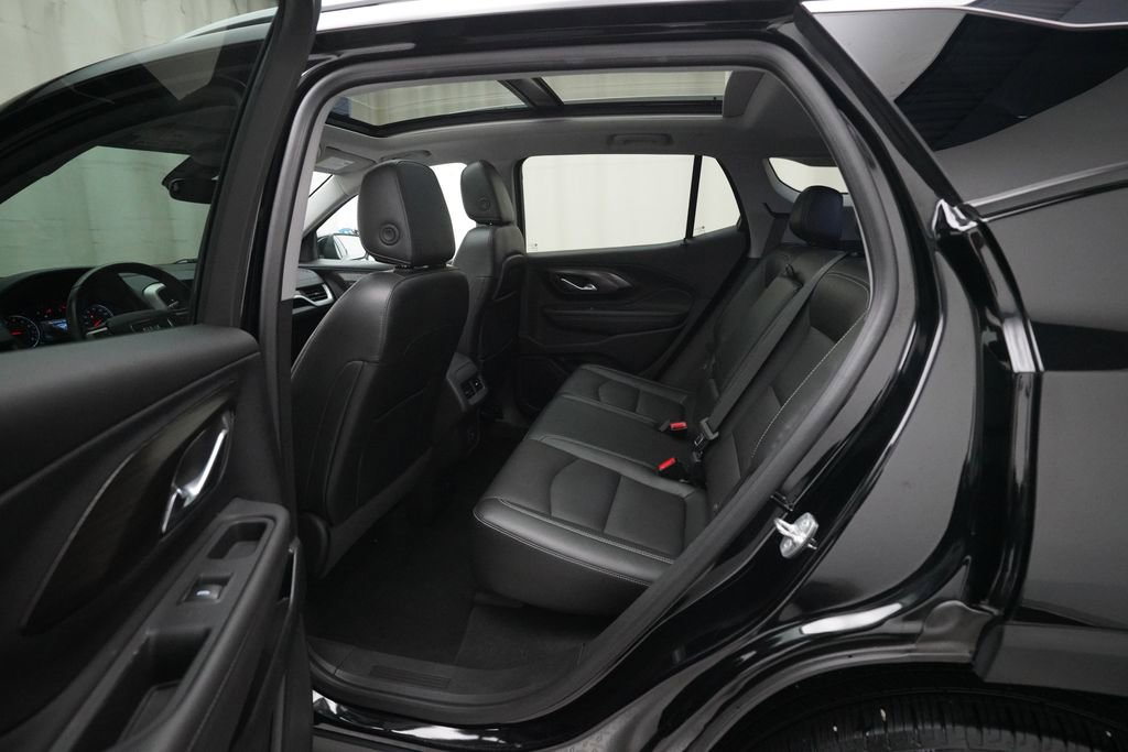 Used 2022 GMC Terrain SLT image 16