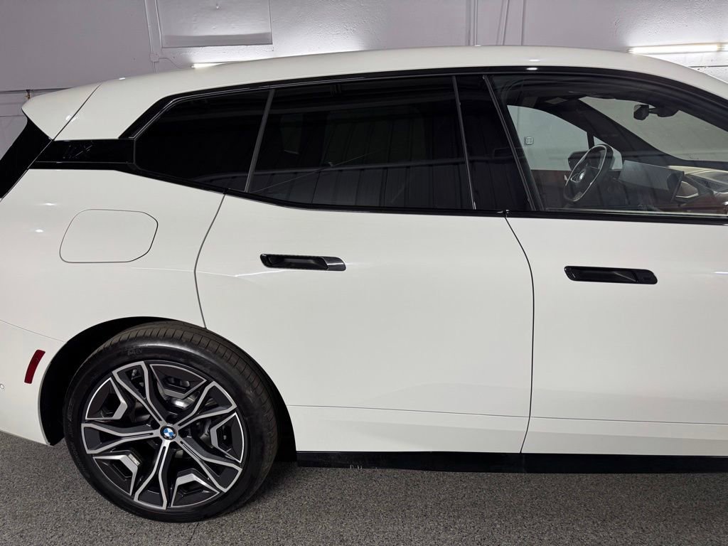 Used 2026 BMW iX xDrive45 AWD/4WD image 7