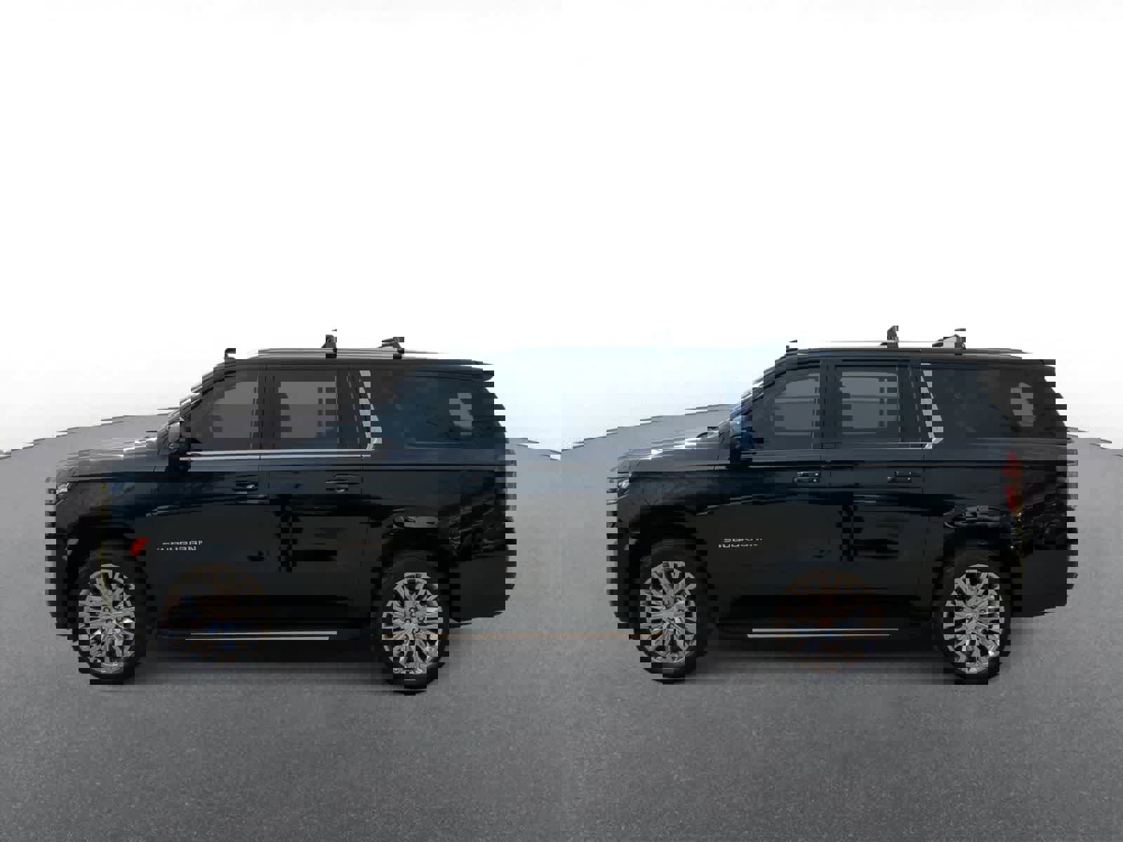 Used 2024 Chevrolet Suburban LT w/ LT Signature Package AWD/4WD image 5