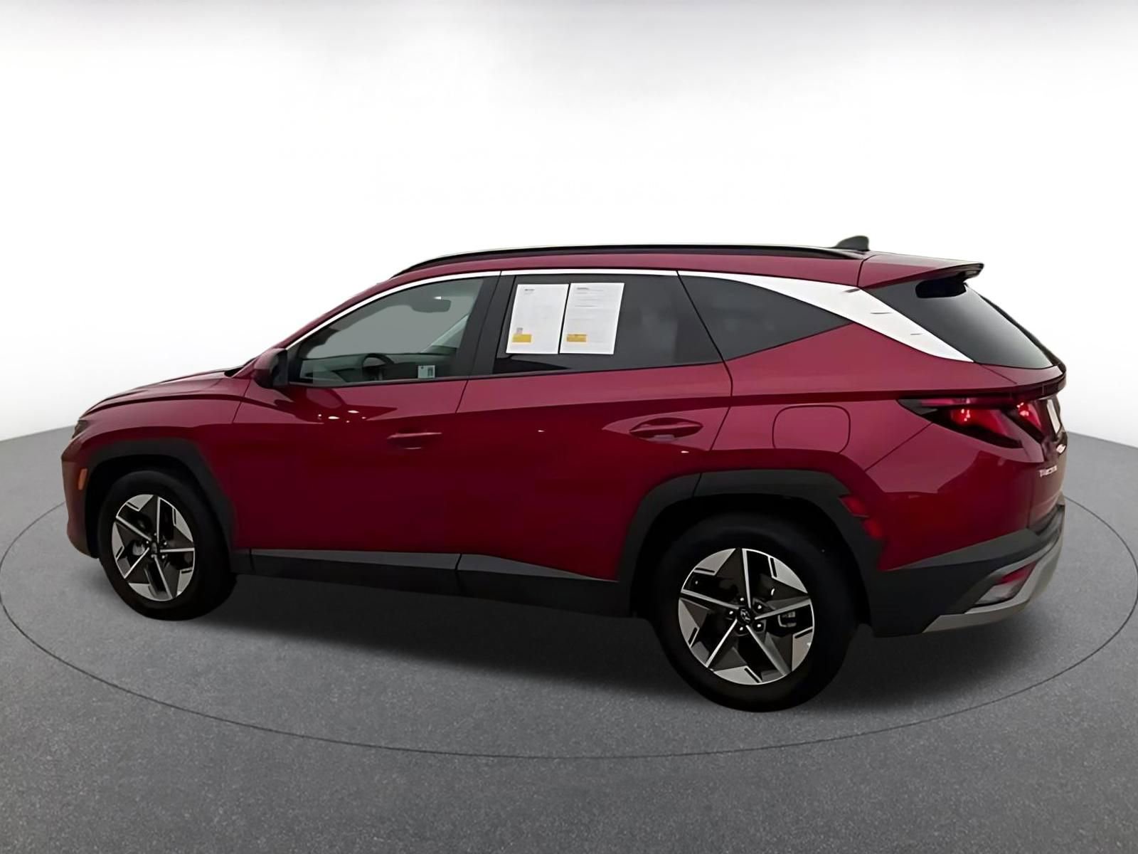 Used 2025 Hyundai Tucson SEL FWD image 9
