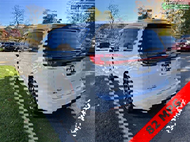 Certified 2024 Chrysler Pacifica Select image 6