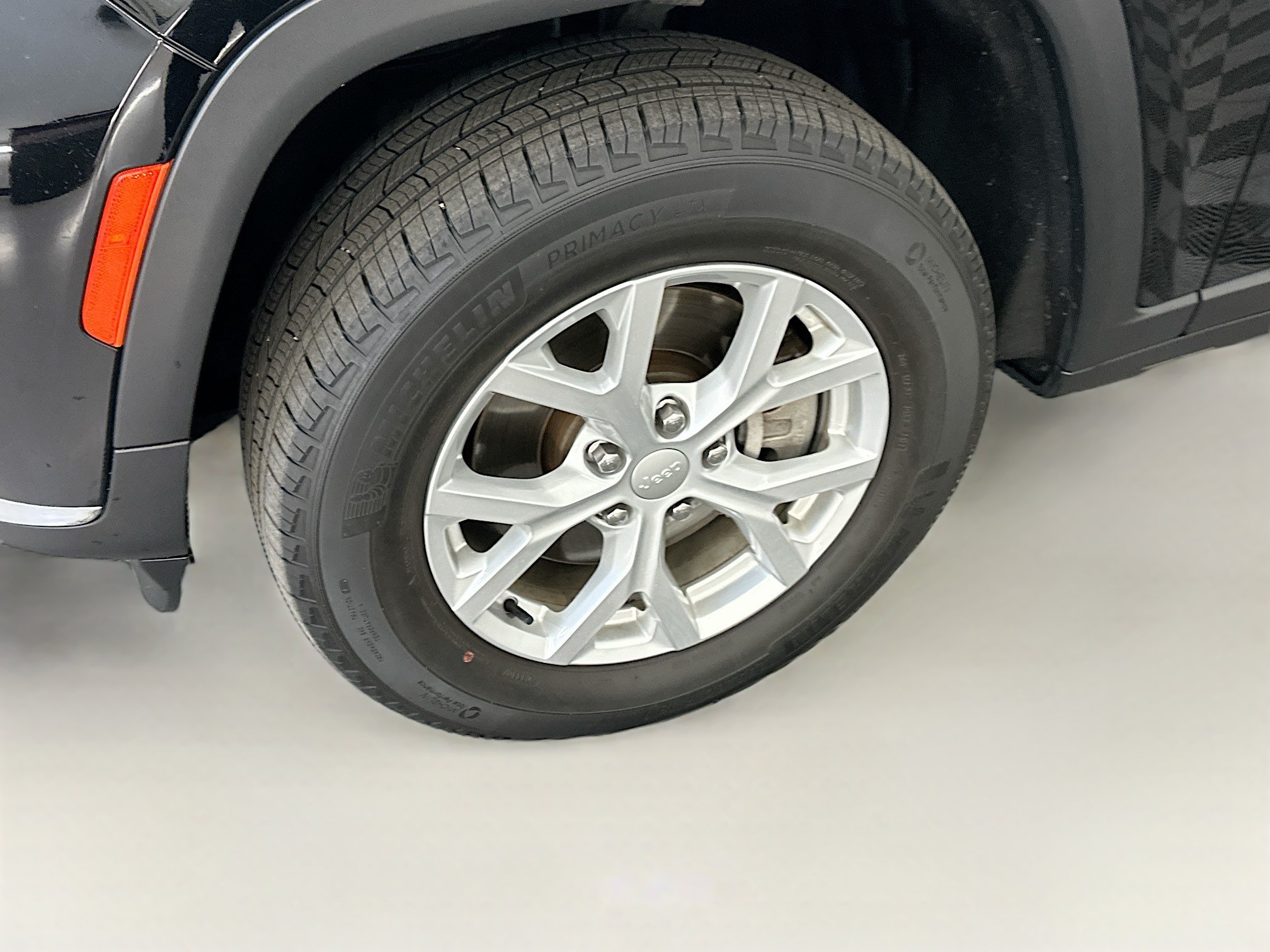 Used 2023 Jeep Grand Cherokee L Limited AWD/4WD image 11