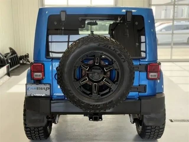 Used 2015 Jeep Wrangler Unlimited Sahara AWD/4WD image 4