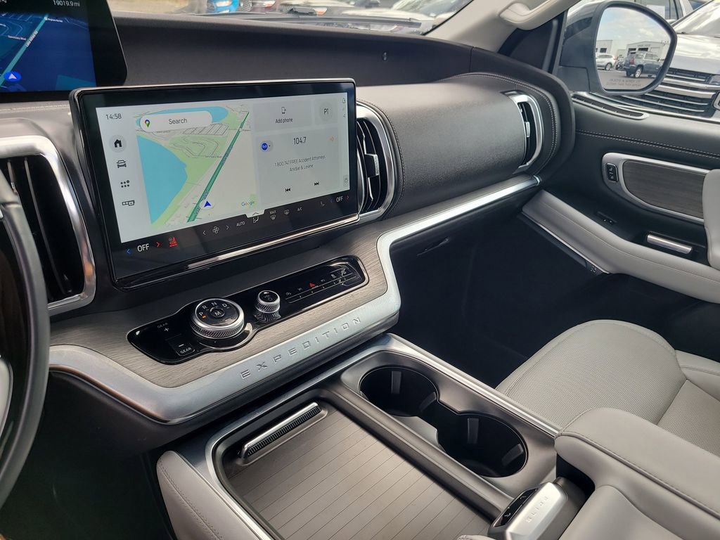 Certified 2025 Ford Expedition Platinum image 23