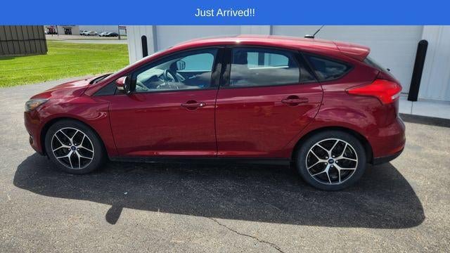 Used 2017 Ford Focus SEL w/ Cold Weather Package FWD image 10