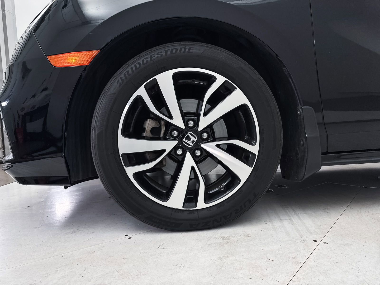 Used 2018 Honda Odyssey Elite image 14