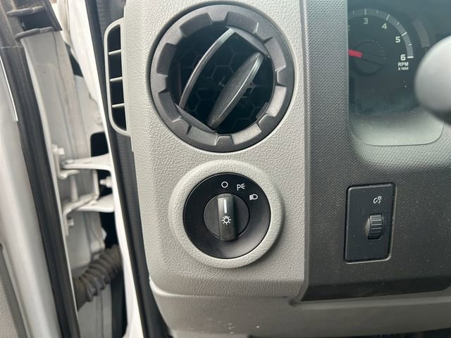 Used 2019 Ford E-350 and Econoline 350 Super Duty RWD image 27