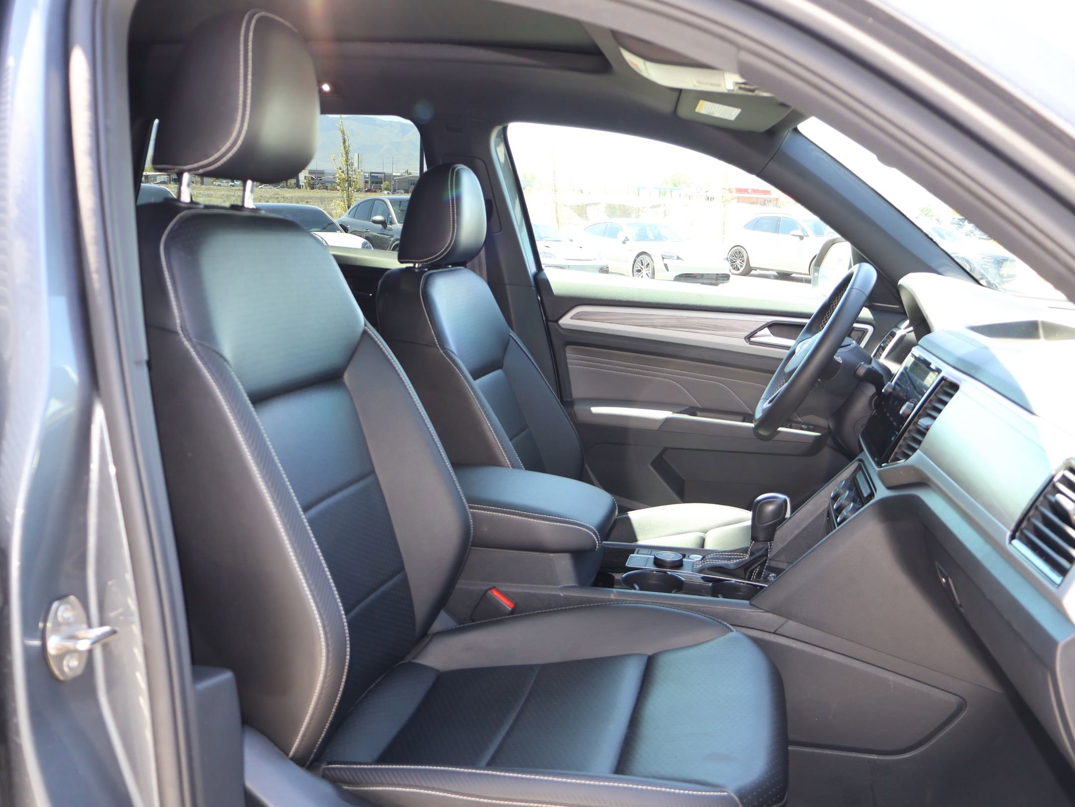 Used 2022 Volkswagen Atlas Cross Sport SE w/ Panoramic Sunroof Package AWD/4WD image 25