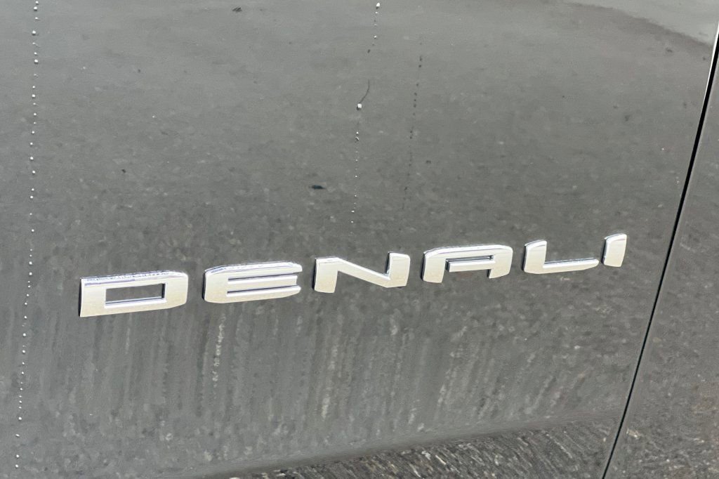 New 2026 GMC Yukon XL Denali w/ Denali Reserve Package image 23