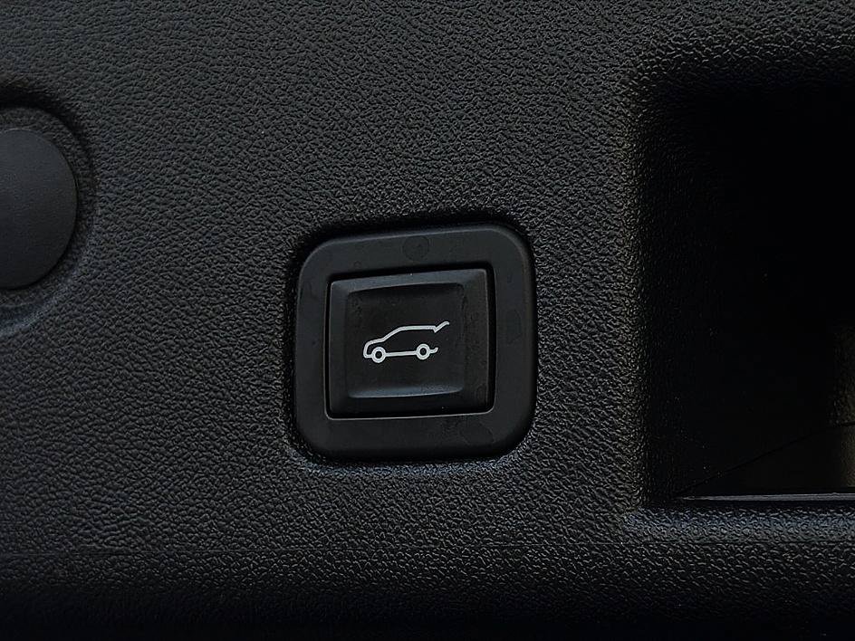 Used 2019 Chevrolet Equinox Premier FWD image 30