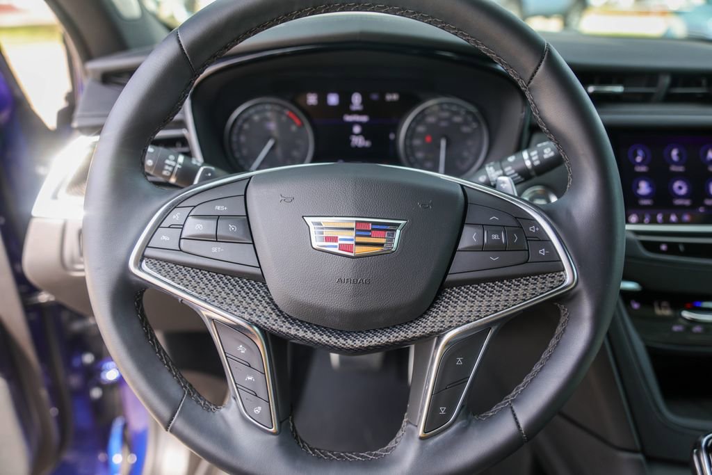 Certified 2025 Cadillac XT5 Sportv w/ Technology Package AWD/4WD image 12