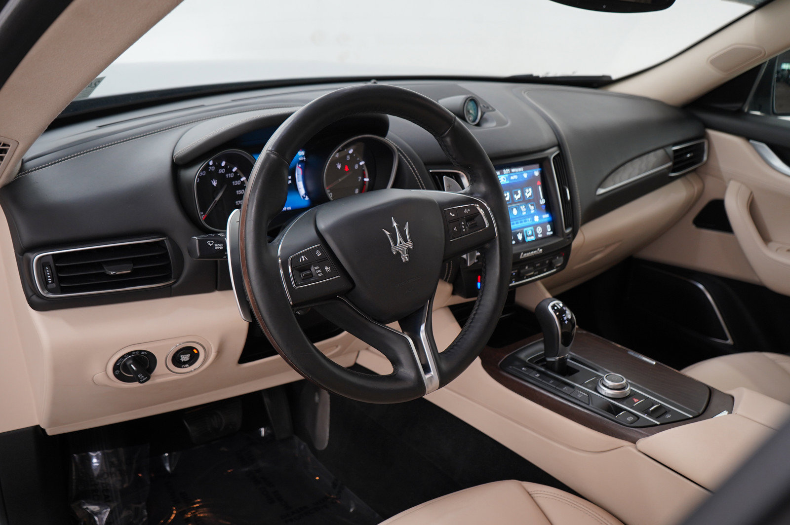 Used 2017 Maserati Levante S AWD/4WD image 22