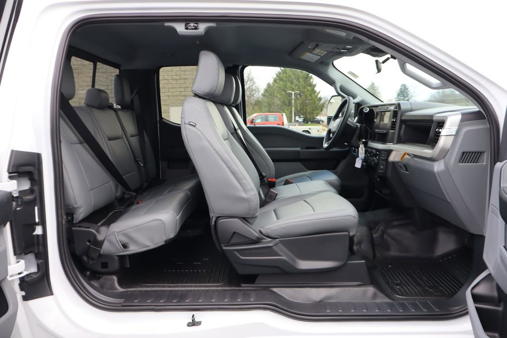 New 2026 Ford F550 4x4 Supercab Super Duty image 36