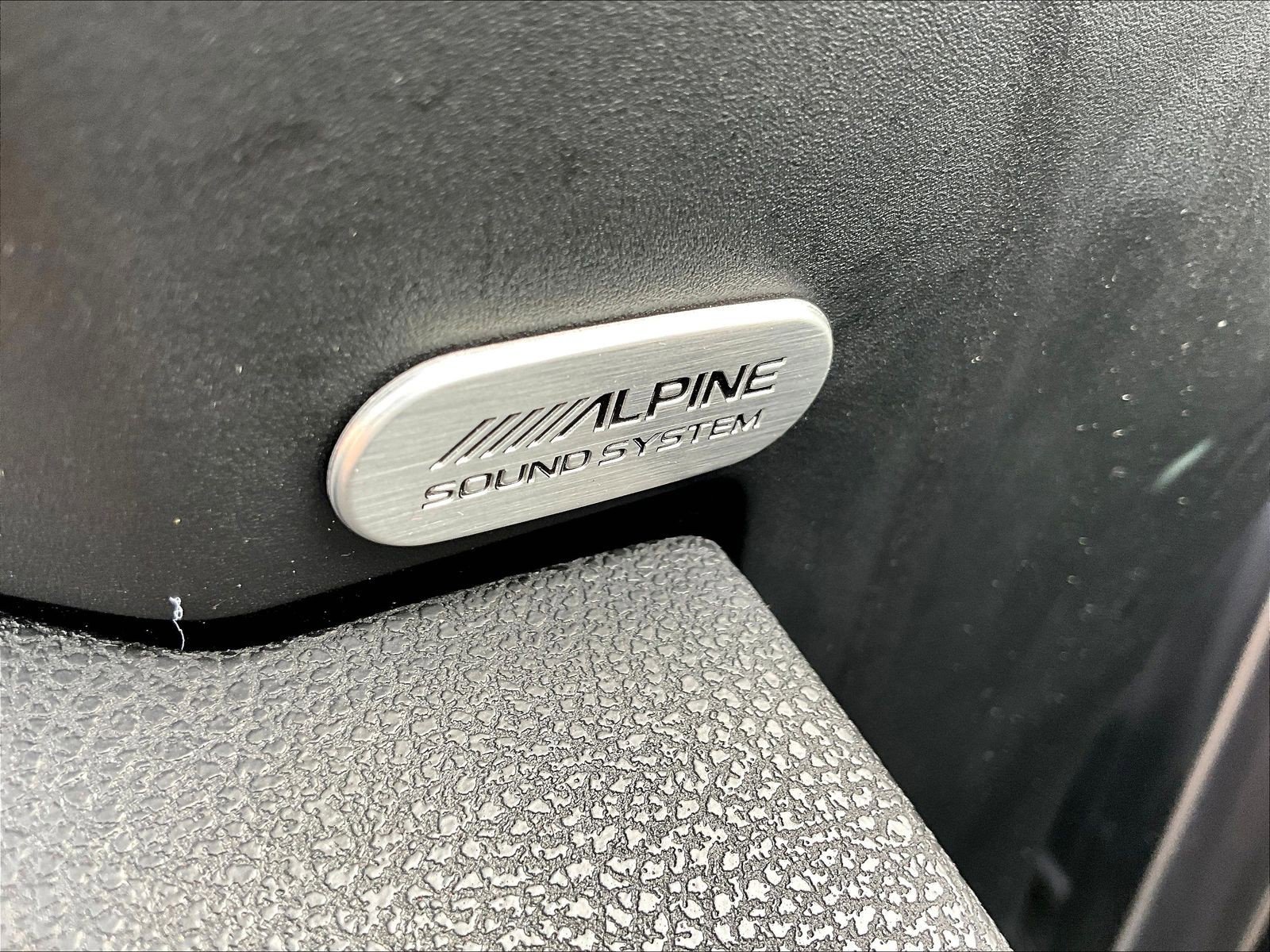 Used 2018 Dodge Charger R/T RWD image 36