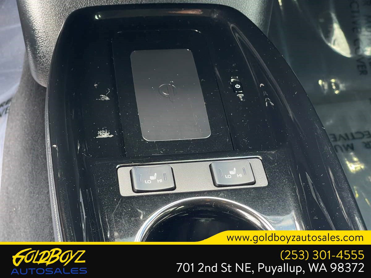 Used 2021 Toyota Prius FWD image 31