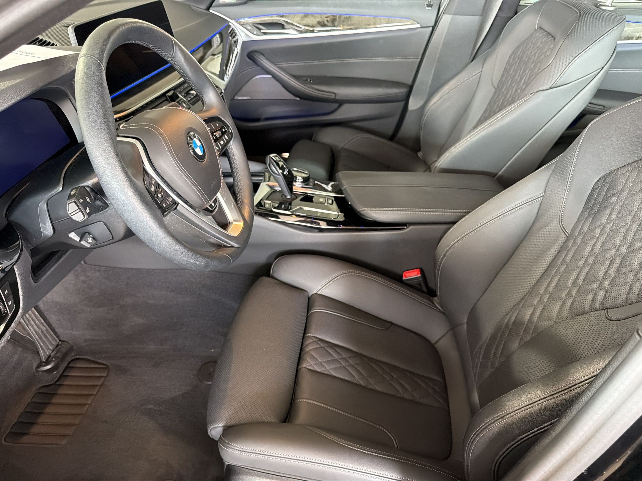 Used 2023 BMW 530i w/ Executive Package RWD image 3