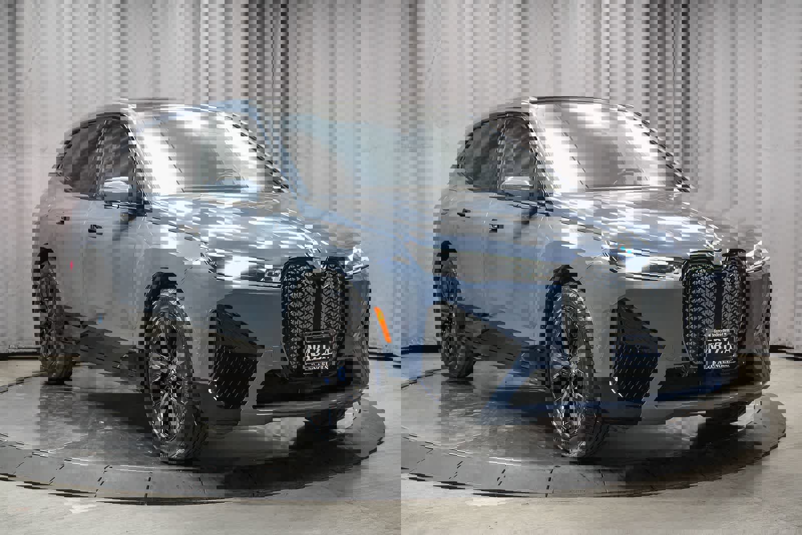 Used 2023 BMW iX xDrive50 w/ Sport Package image 3